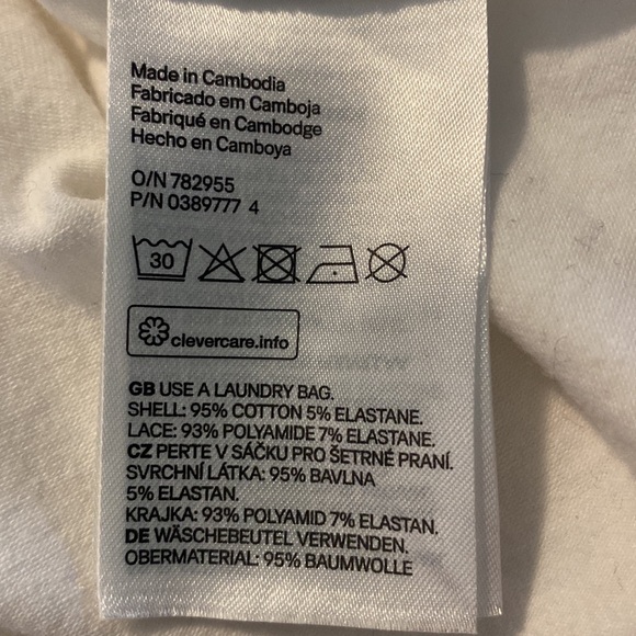 🎈Sale🎈H & M Lace Detailed Top Size XL - Picture 5 of 5